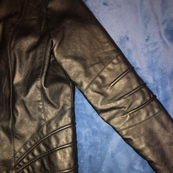 Leather jacket - Picture 7 of 8